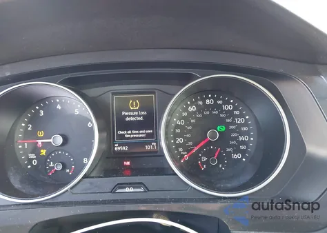 2021 Volkswagen Tiguan 2.0T Se/2.0T Se R-Line Black/2.0T Sel z USA, uszkodzony, nr VIN 3VV3B7AX0MM040594